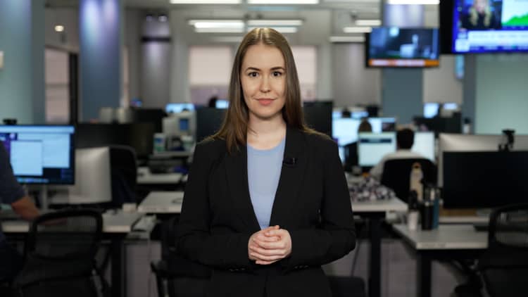 The stress of unemployment has some jobseekers "doomjobbing"