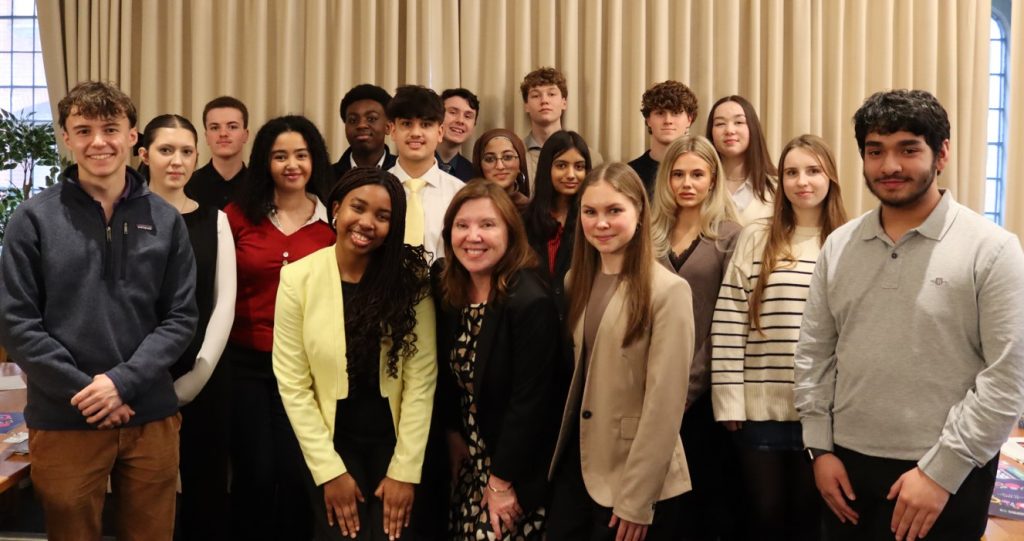 Priorities for the new Prime Minister: Views from my Youth Ambassadors on health, jobs, education and children’s social care | Children's Commissioner for England