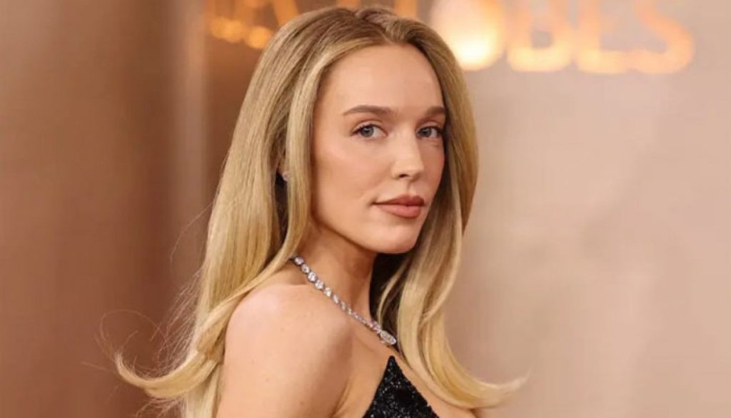 Alex Cooper shares blunt response to pregnancy troll