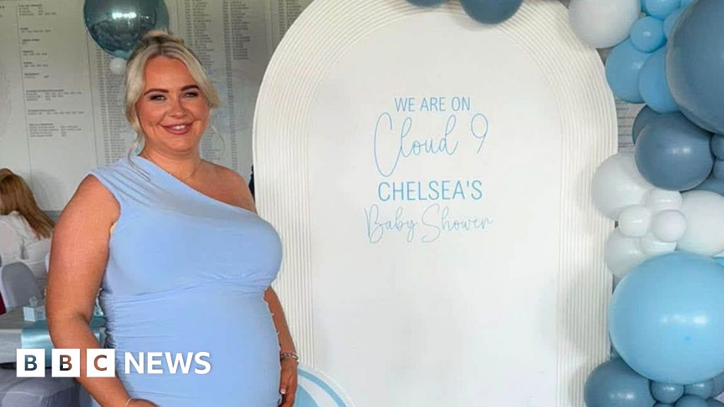 ‘Baby Tommy’s here, Chelsea’s not’: First-time mum dies in childbirth 'Baby Tommy's here, Chelsea's not': First-time mum dies in childbirth